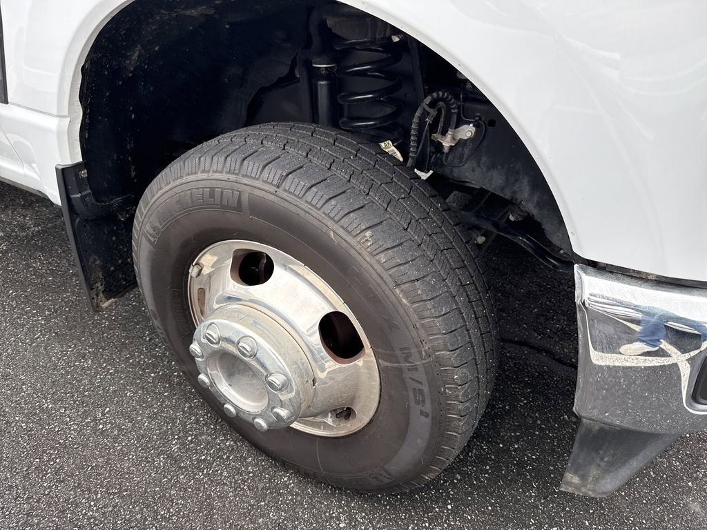 Used 2025 Ford F350 King Ranch w/ Chrome Package image 2