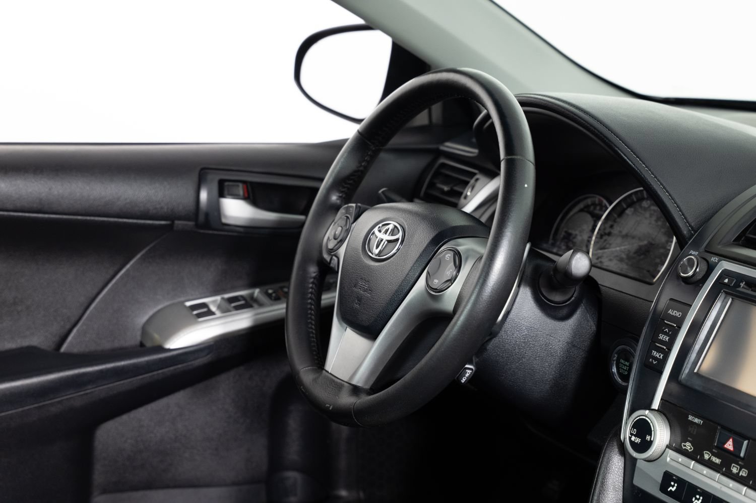 Used 2013 Toyota Camry SE w/ Convenience Pkg FWD image 23