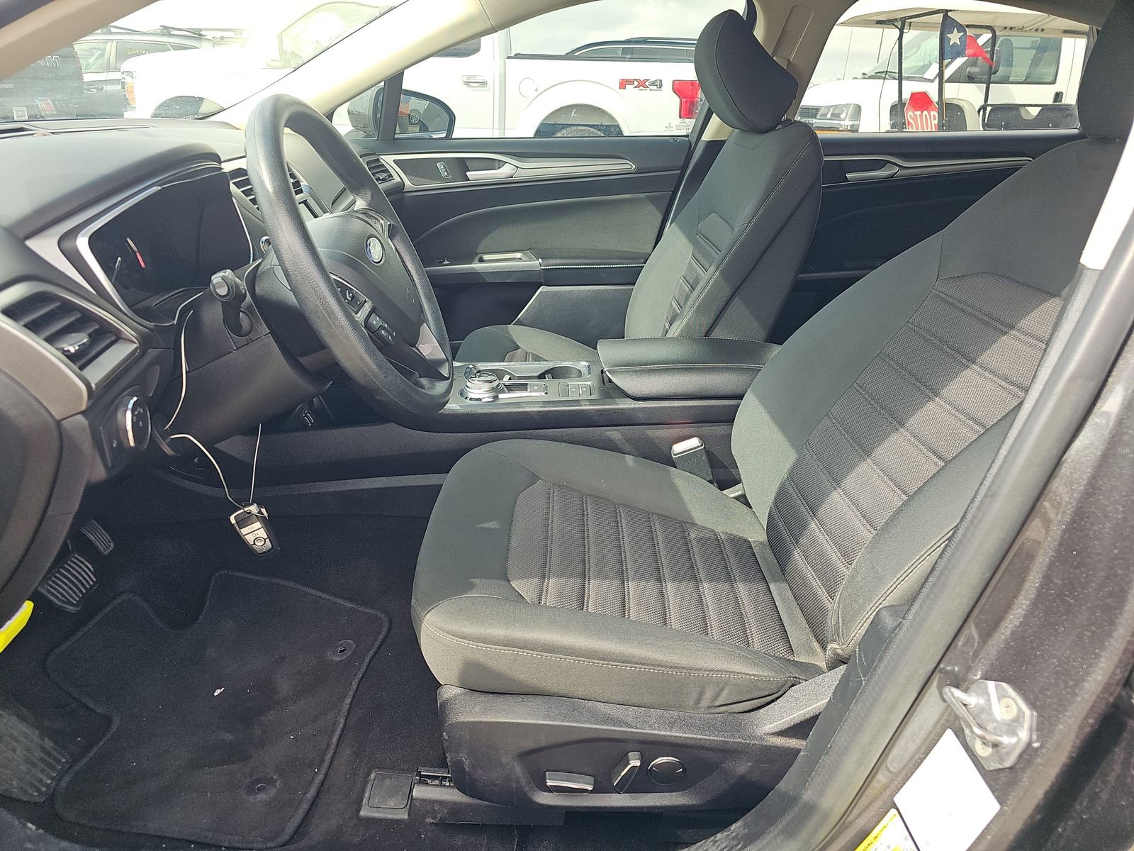 Used 2020 Ford Fusion SE image 13