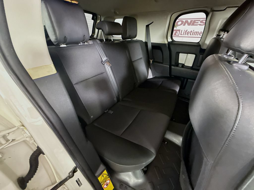 Used 2013 Toyota FJ Cruiser 4WD w/ Upgrade Pkg image 27