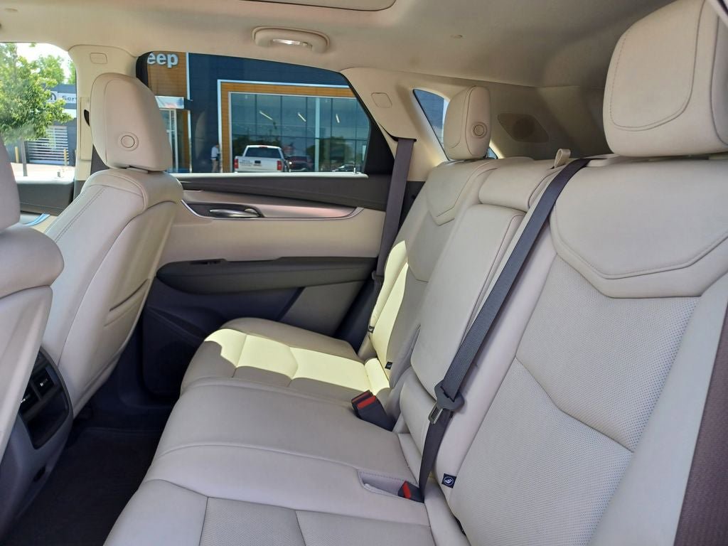 Used 2018 Cadillac XT5 Luxury w/ Driver Awareness Package FWD image 30