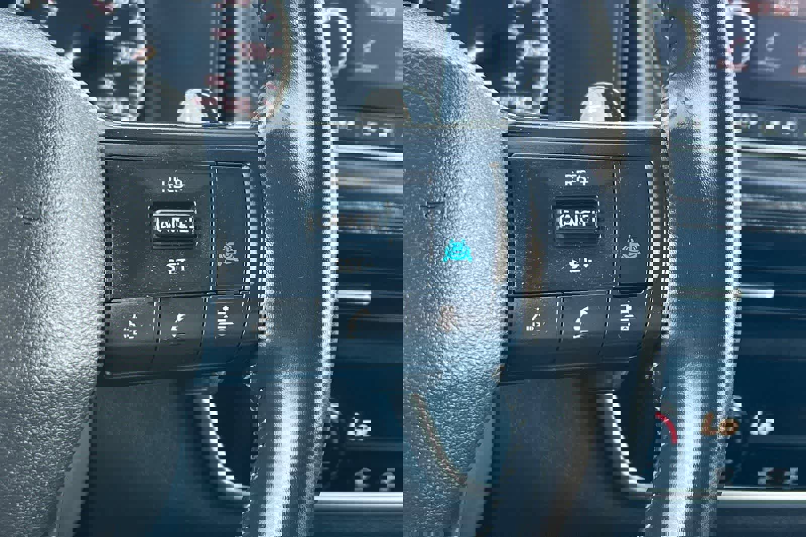 Certified 2025 Nissan Rogue SV image 29