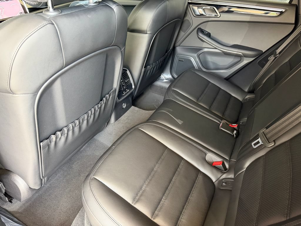 New 2026 Porsche Macan AWD/4WD image 28