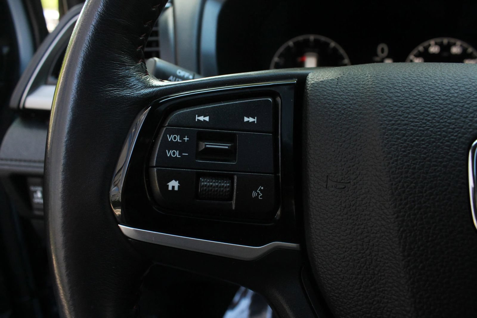 Used 2025 Honda Odyssey Sport-L image 27