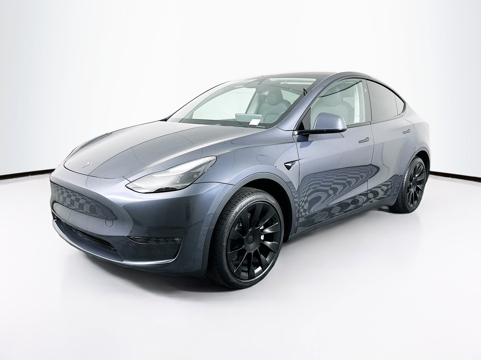 Used 2023 Tesla Model Y 2WD image 3
