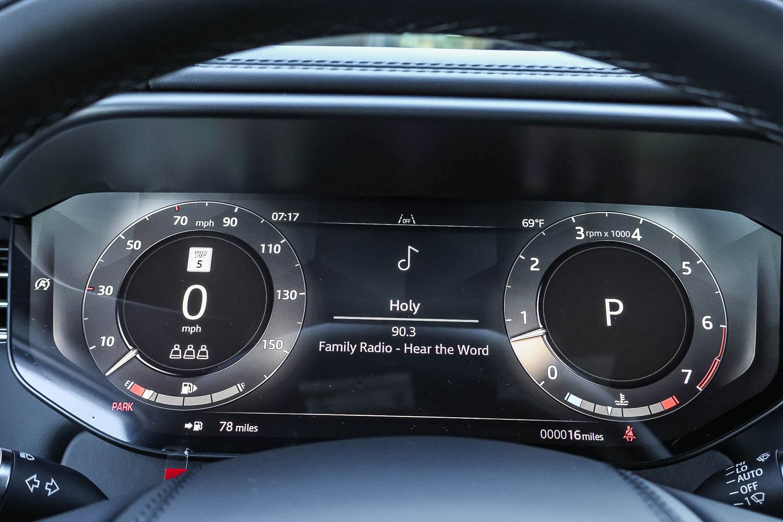 New 2026 Land Rover Range Rover Sport SE AWD/4WD image 32