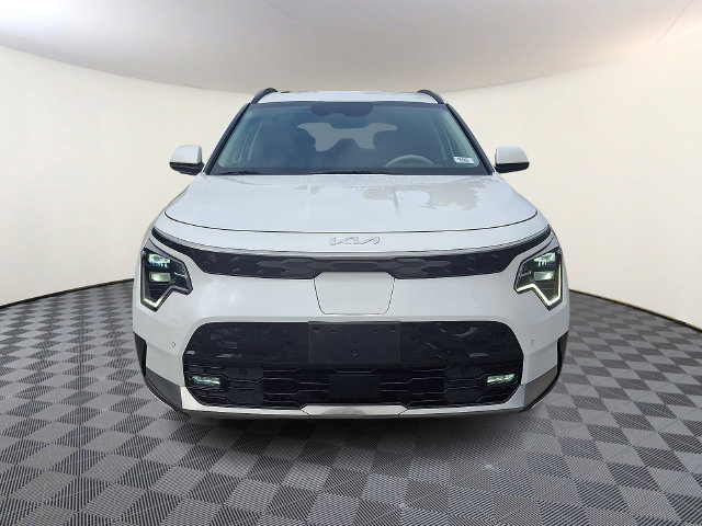 Certified 2023 Kia Niro Wave w/ Wave Preserve Package FWD image 2
