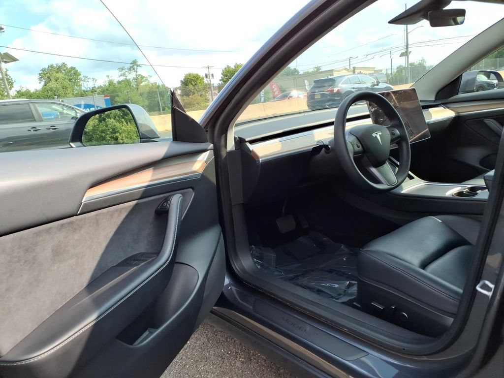 Used 2023 Tesla Model 3 Standard Range RWD image 16