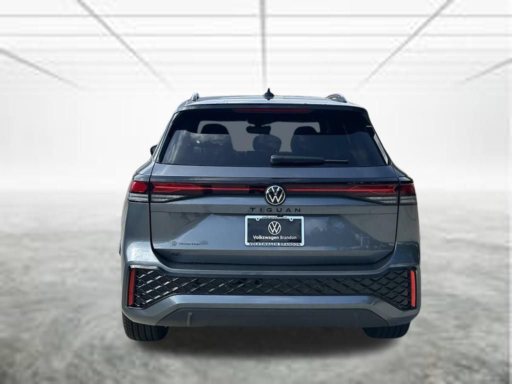 New 2026 Volkswagen Tiguan SE R-Line FWD image 4