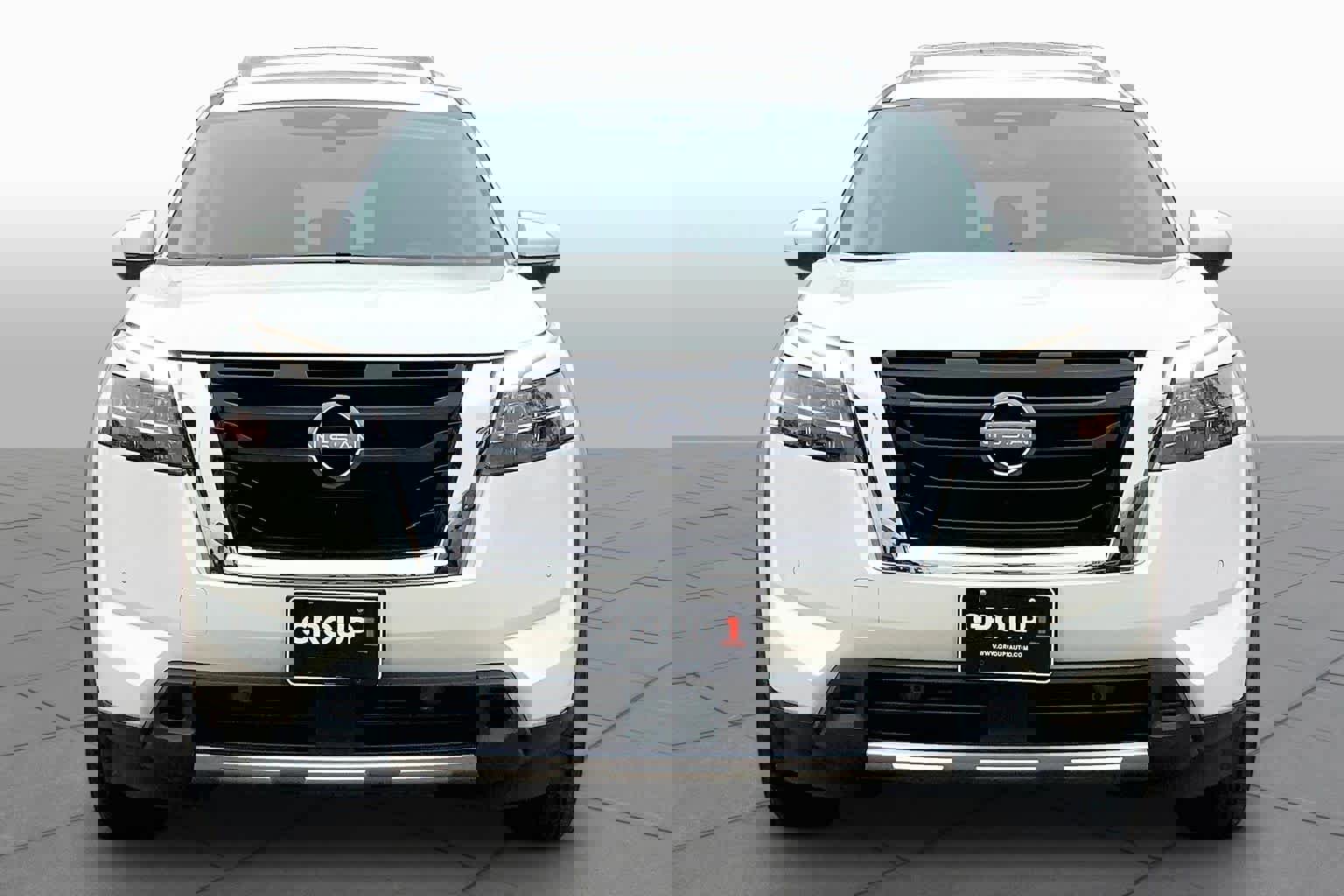 Used 2024 Nissan Pathfinder SL FWD image 4