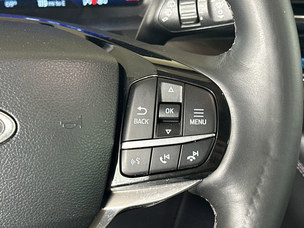 Used 2022 Ford Explorer Platinum w/ Equipment Group 601A AWD/4WD image 26