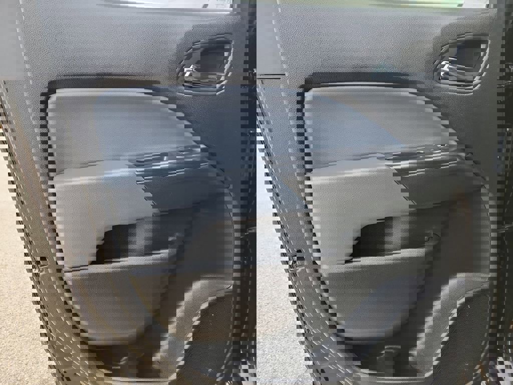 Used 2021 Chevrolet Colorado Z71 AWD/4WD image 10