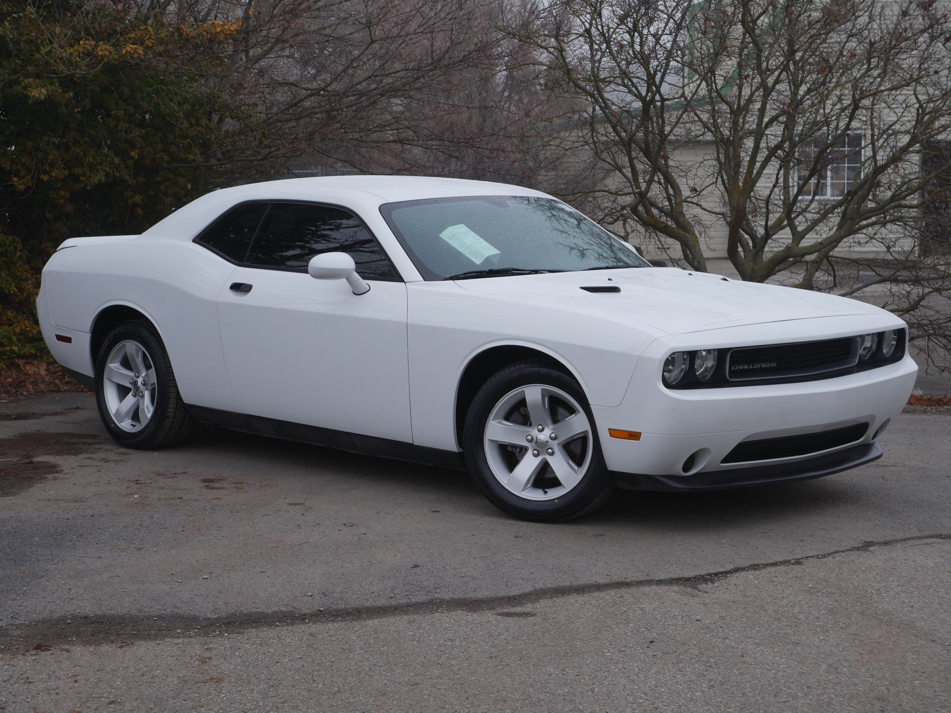 Used 2013 Dodge Challenger SXT image 21