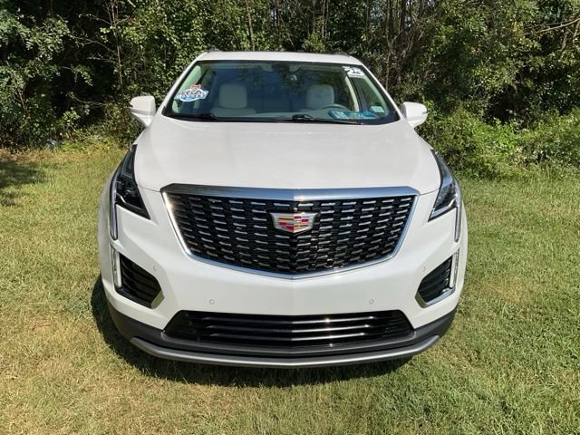 Used 2025 Cadillac XT5 Premium Luxury FWD image 2