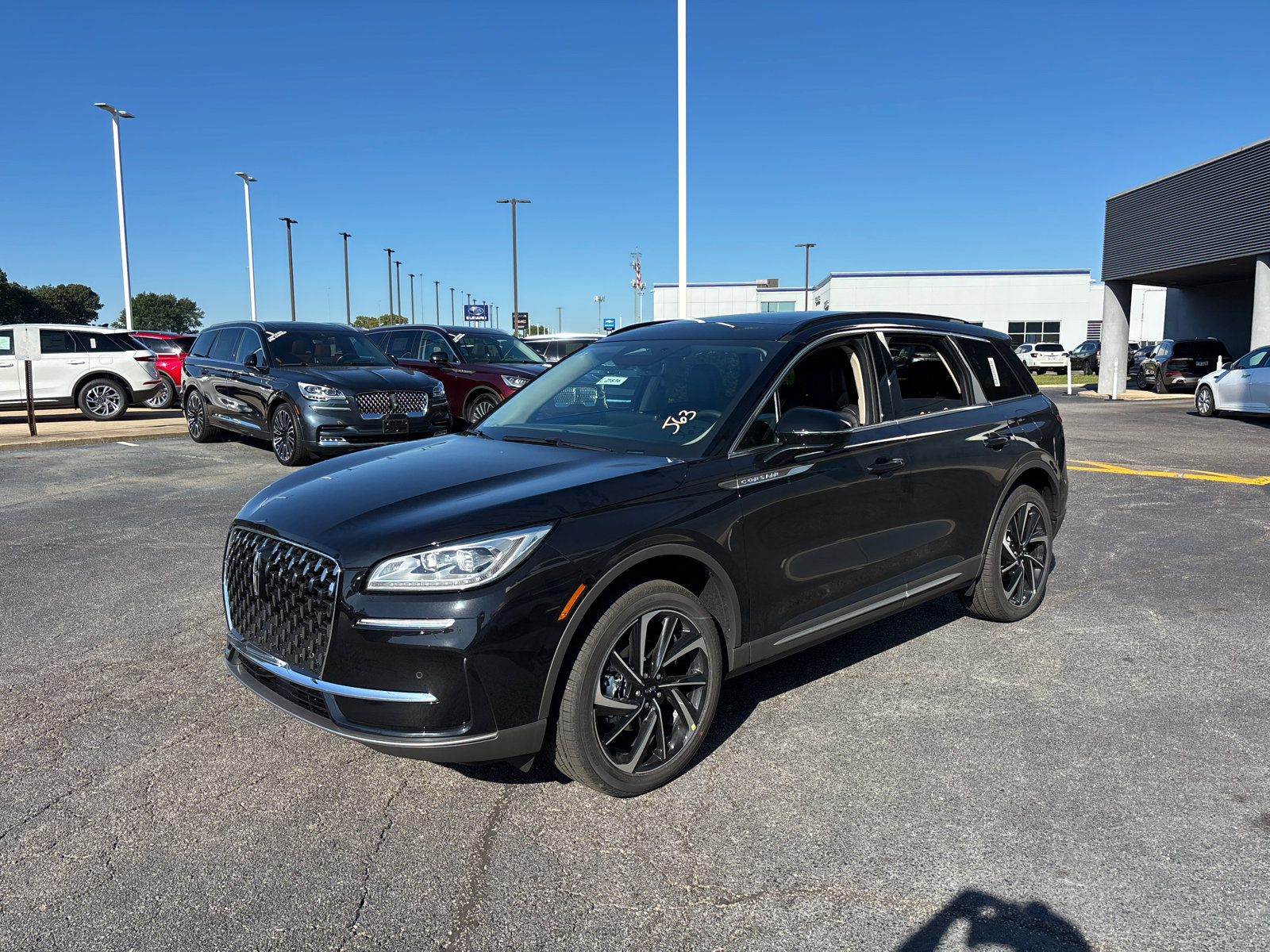 New 2025 Lincoln Corsair Reserve image 3