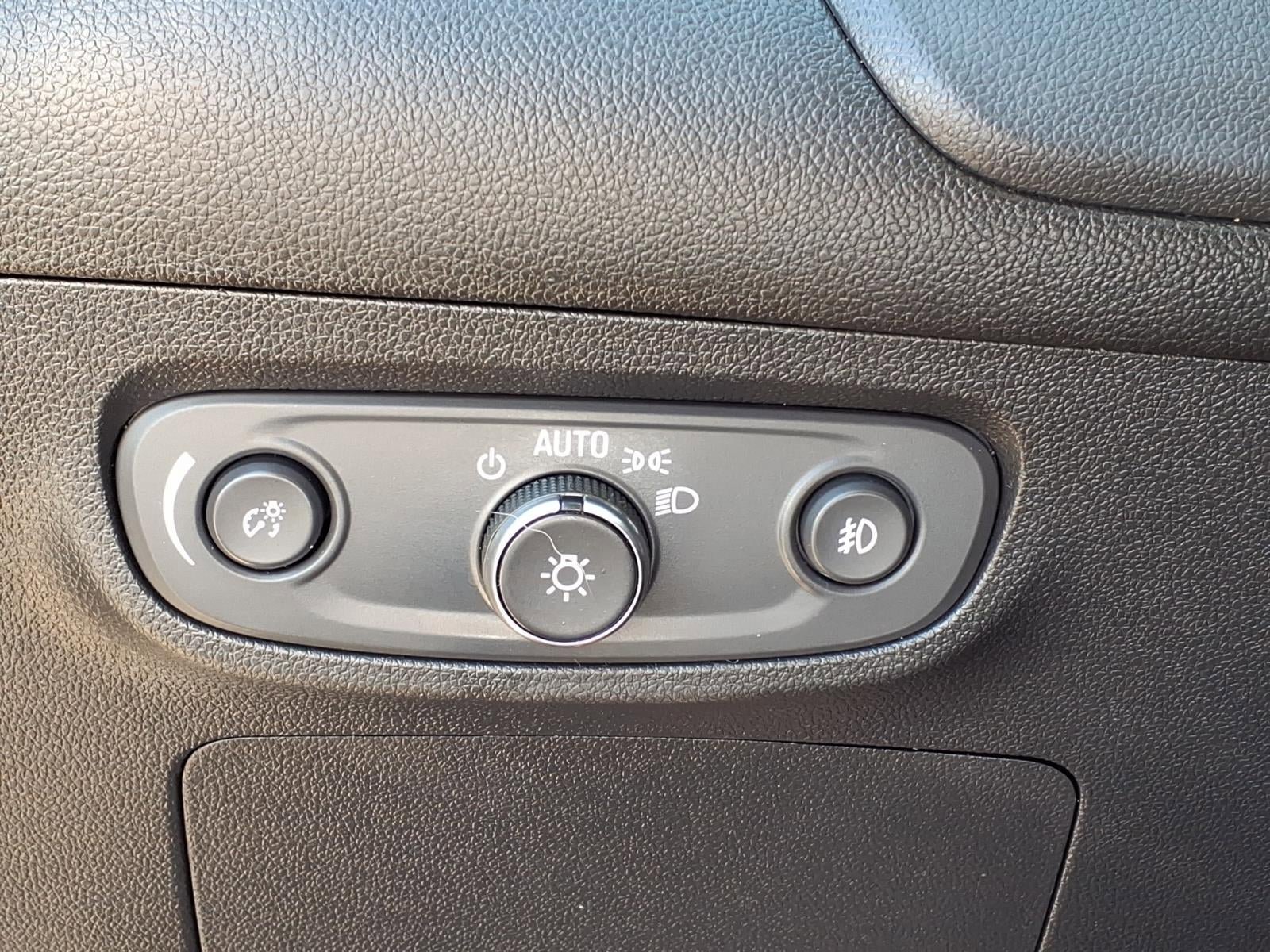 Used 2021 Buick Encore GX Select image 14