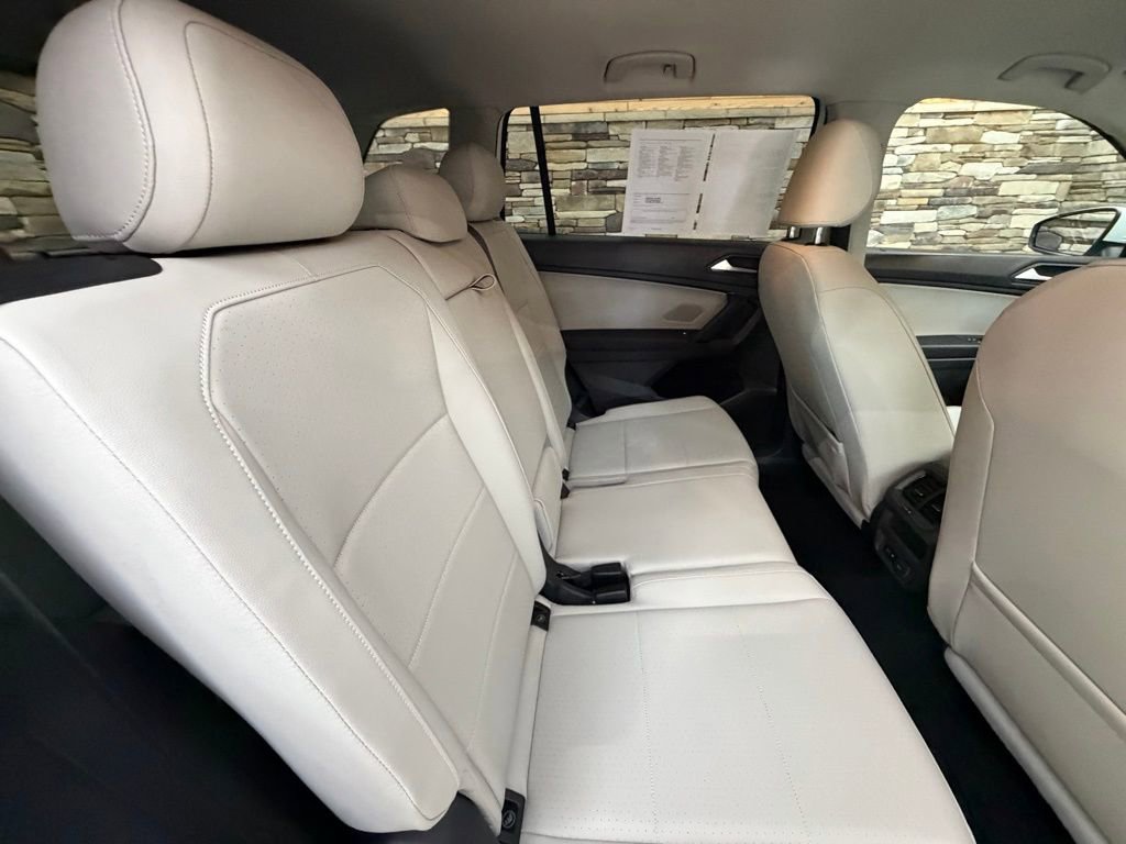 Used 2019 Volkswagen Tiguan SE w/ 3rd Row Seat Package AWD/4WD image 31
