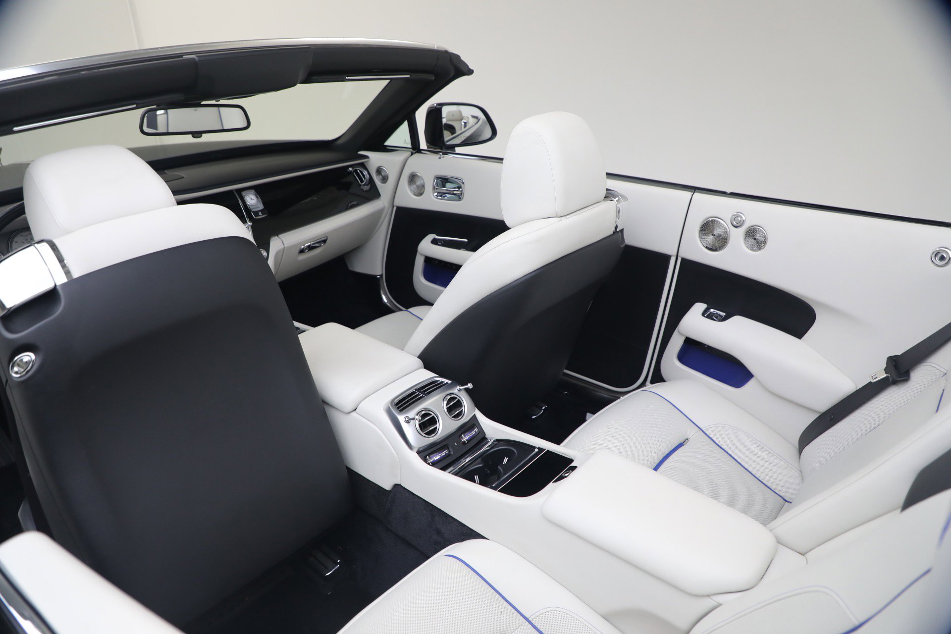 Certified 2017 Rolls-Royce Dawn image 38