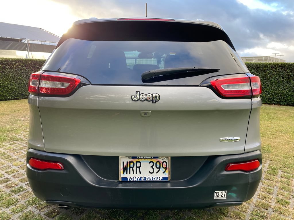 Used 2016 Jeep Cherokee Latitude FWD image 24