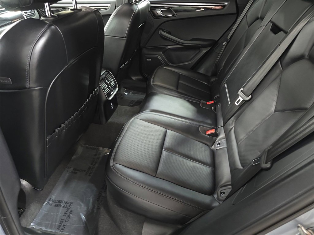 Used 2024 Porsche Macan image 24