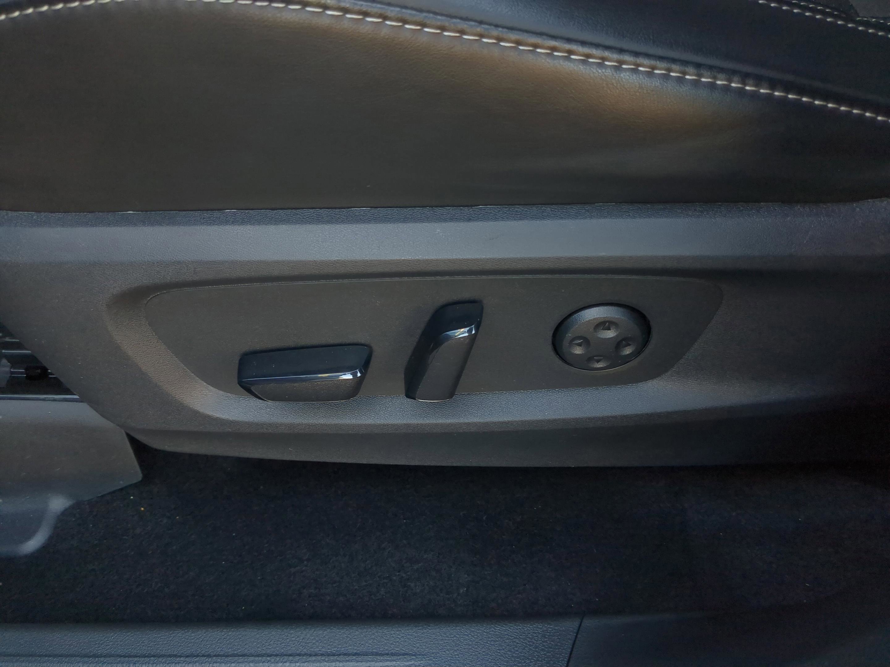 Used 2025 INFINITI QX60 Pure w/ Cargo Package image 26