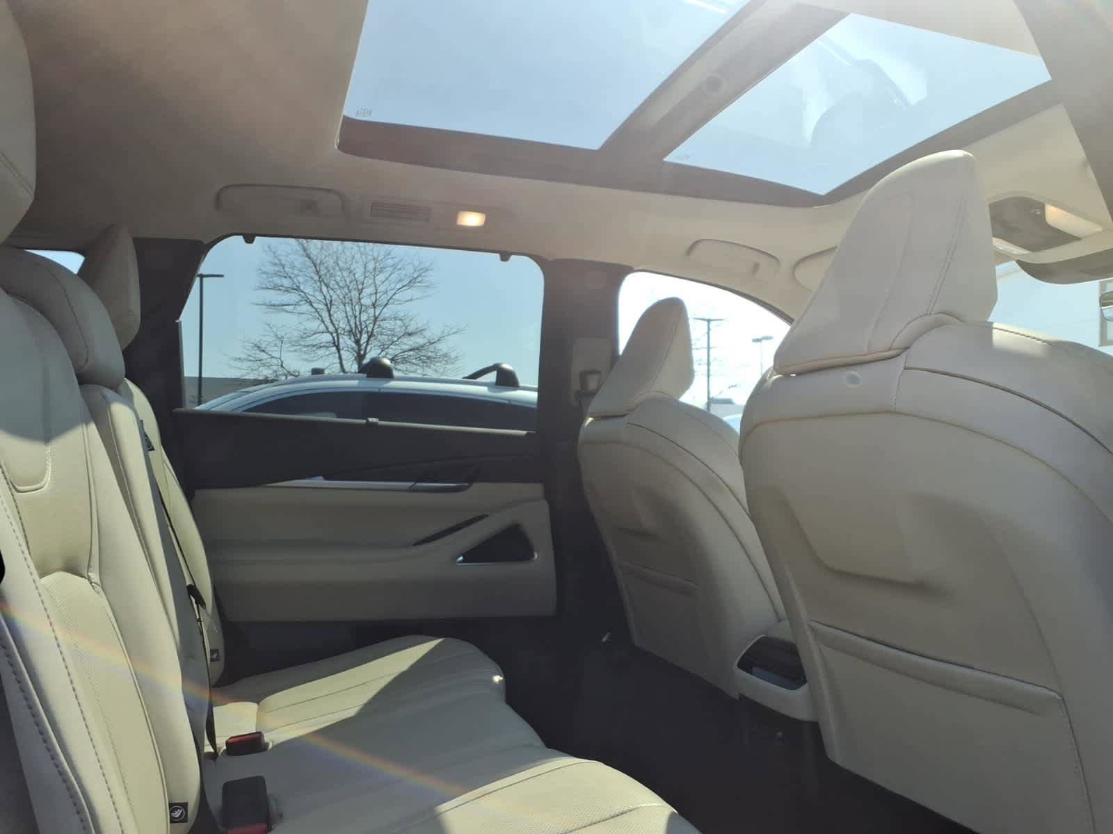 Certified 2023 INFINITI QX60 Sensory w/ Cargo Package AWD/4WD image 19