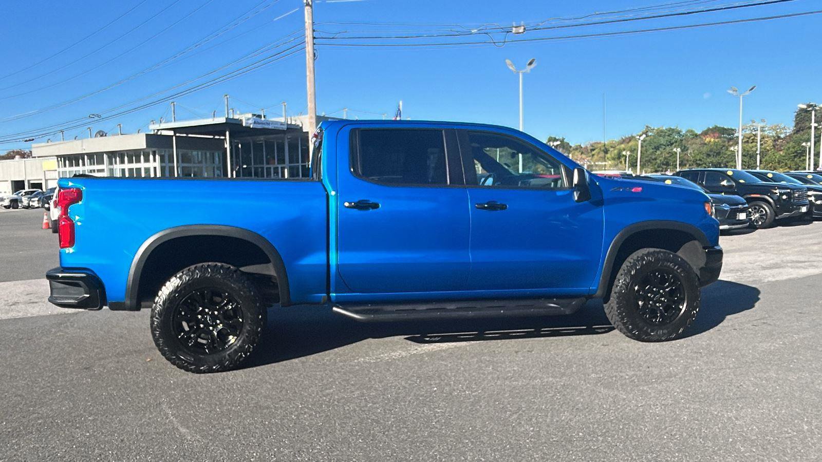 Used 2022 Chevrolet Silverado 1500 ZR2 w/ Technology Package image 9