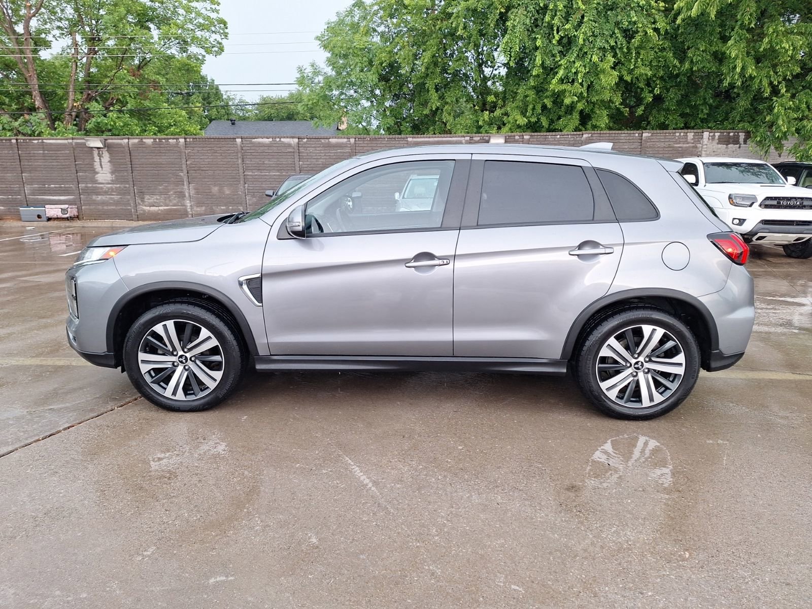Used 2020 Mitsubishi Outlander Sport AWD image 3