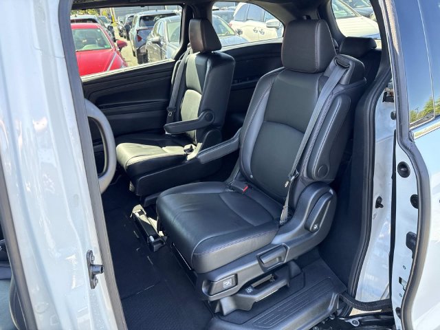 Used 2023 Honda Odyssey Sport image 17