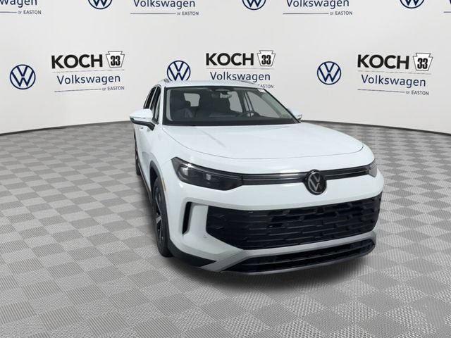 New 2026 Volkswagen Tiguan SE FWD image 3