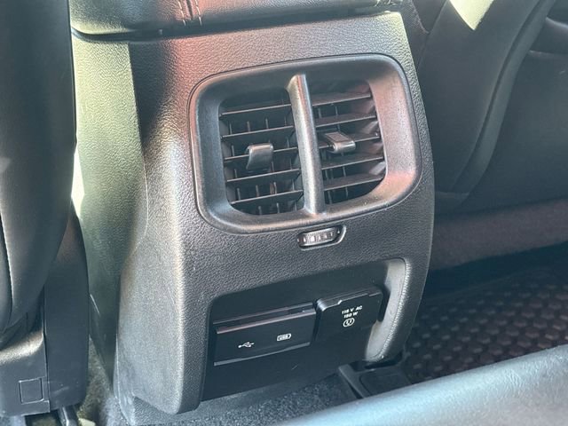 Used 2019 Jeep Cherokee Limited image 19