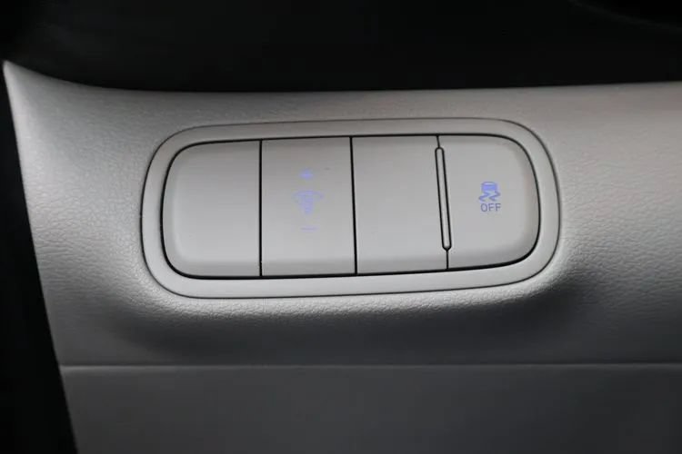 Used 2025 Hyundai Venue SEL FWD image 22