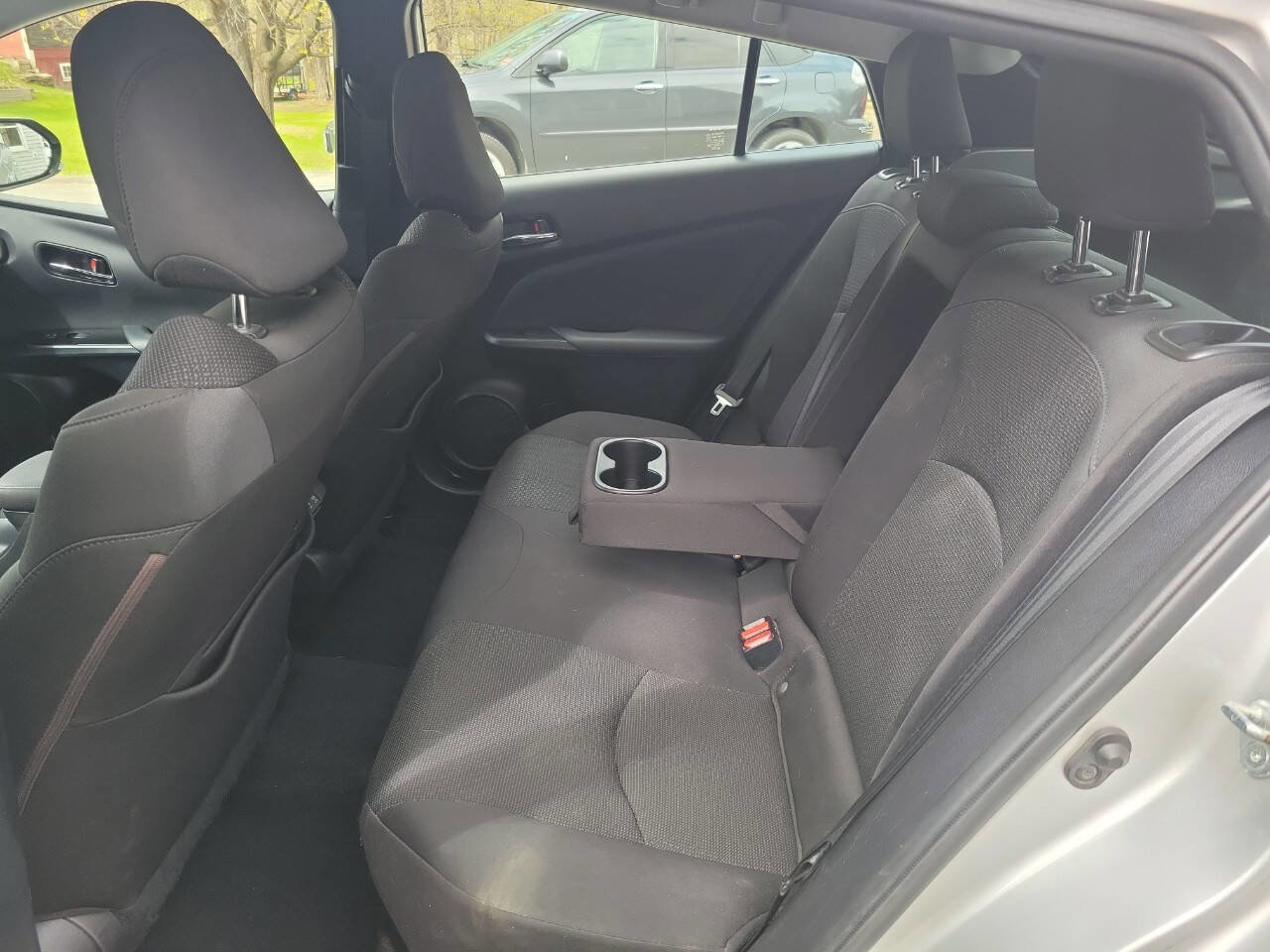 Used 2020 Toyota Prius LE AWD/4WD image 16
