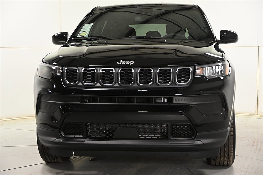 New 2025 Jeep Compass Sport image 3
