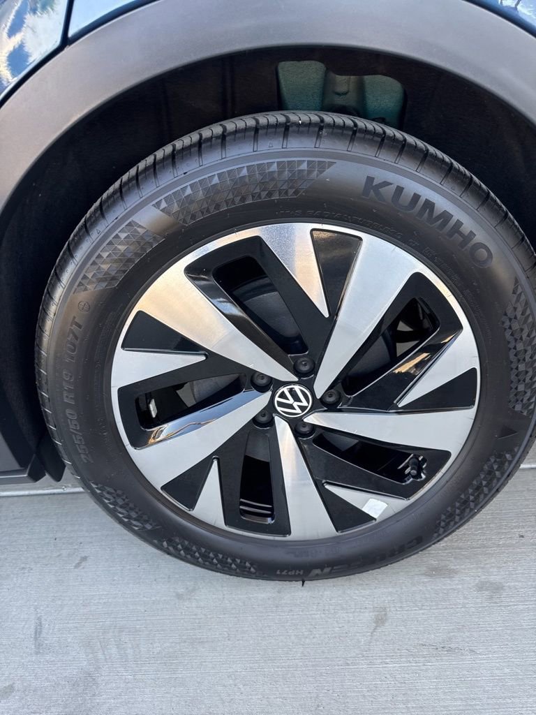 Certified 2023 Volkswagen ID.4 Pro image 17