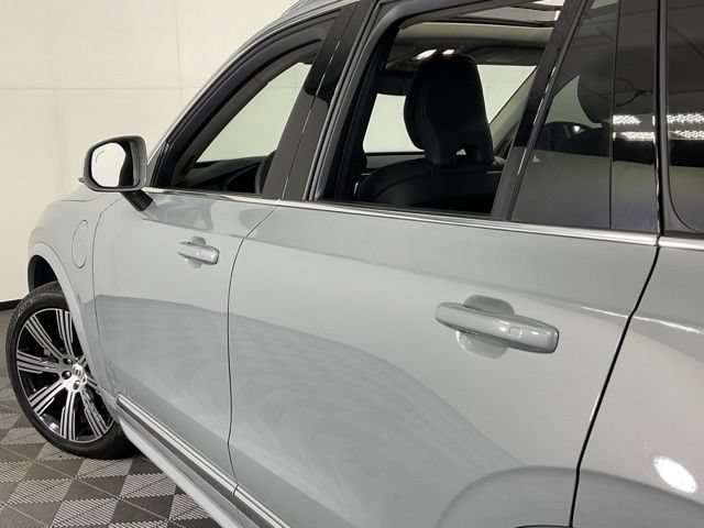Certified 2025 Volvo XC90 T8 Plus AWD/4WD image 36