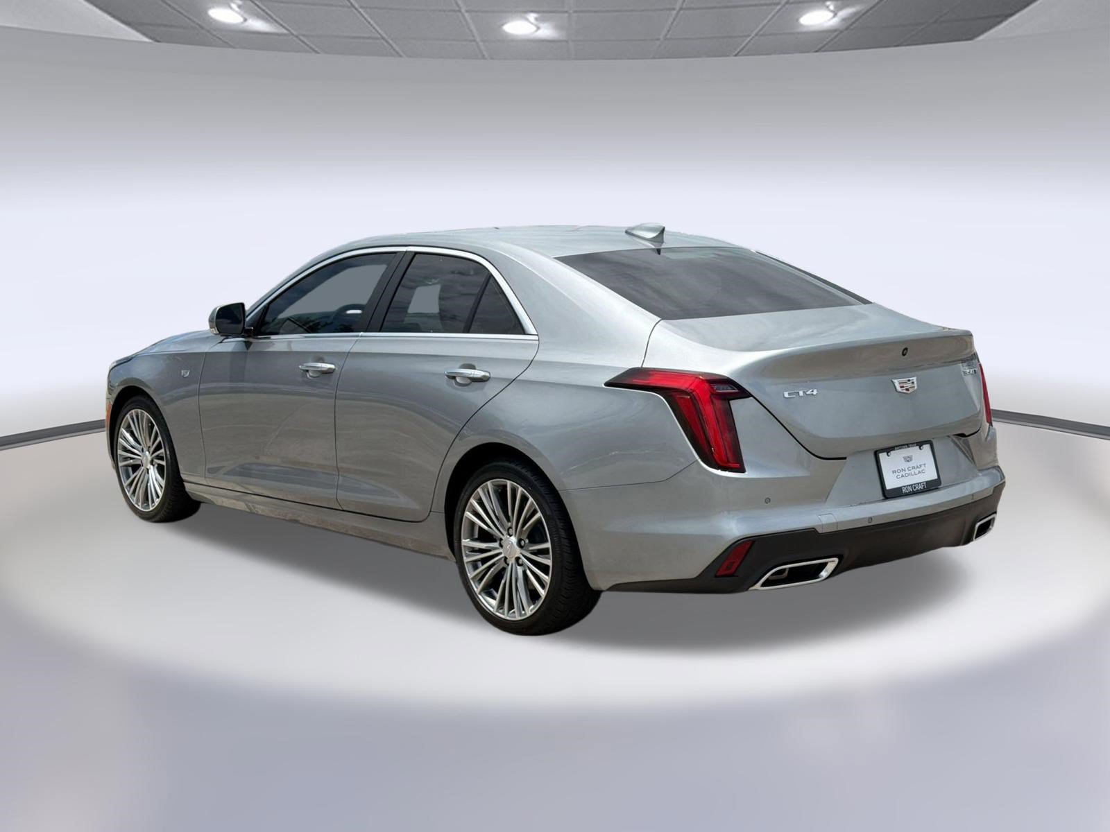 Used 2025 Cadillac CT4 Premium Luxury RWD image 3