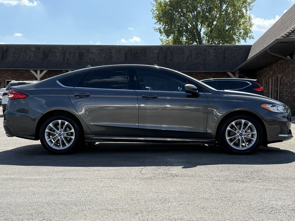 Used 2020 Ford Fusion SE image 5