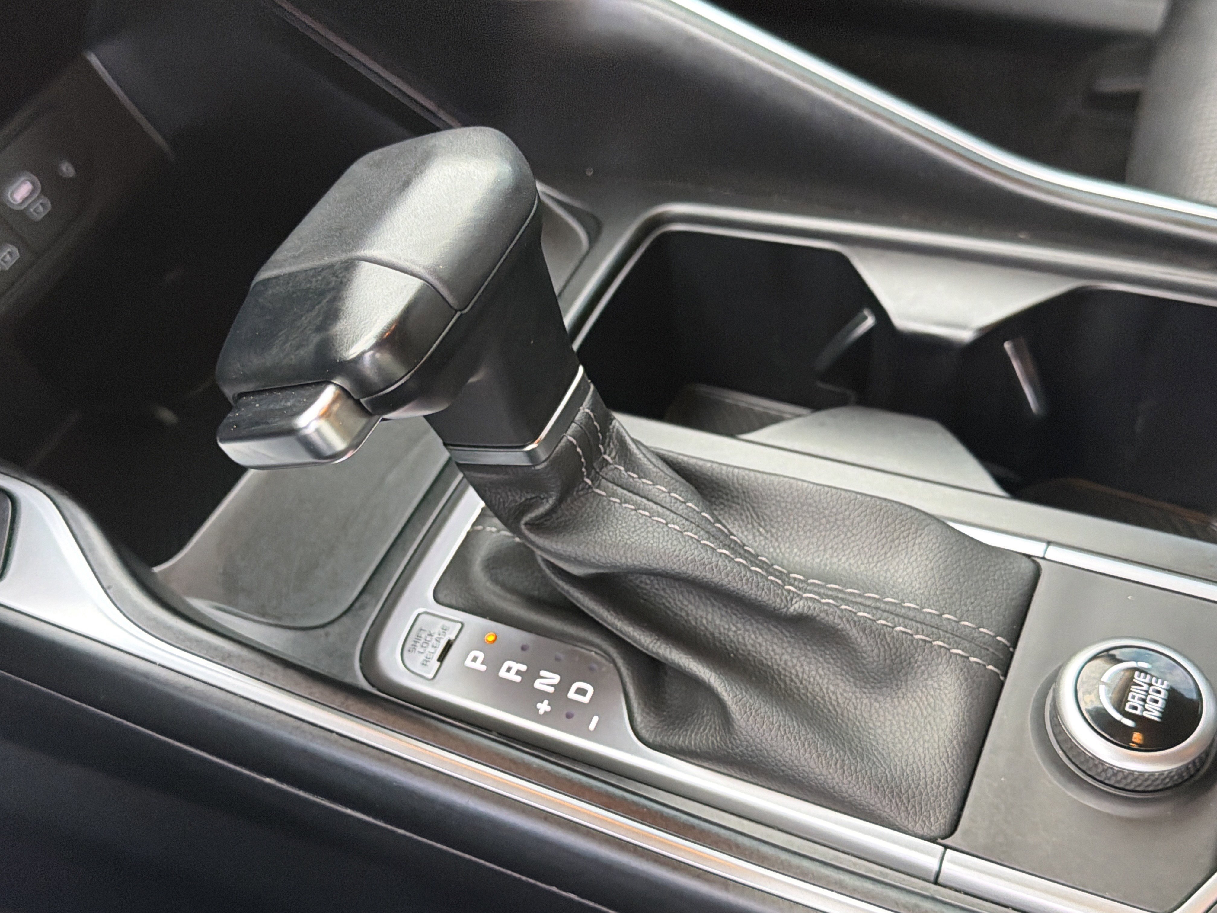 Used 2025 Kia Sorento S FWD image 33