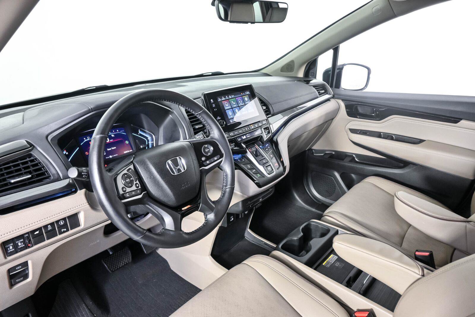 Used 2022 Honda Odyssey Elite image 4