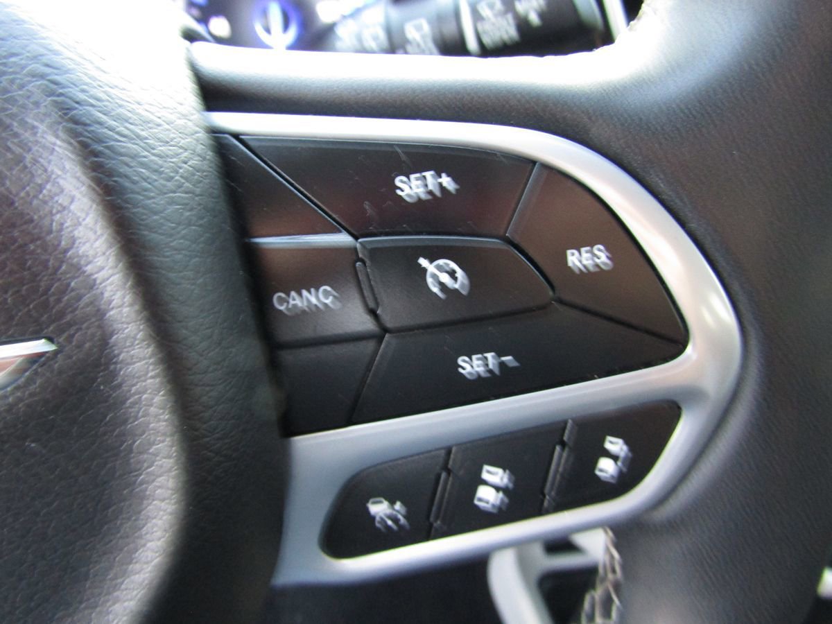 Used 2022 Chrysler Pacifica Touring-L FWD image 8
