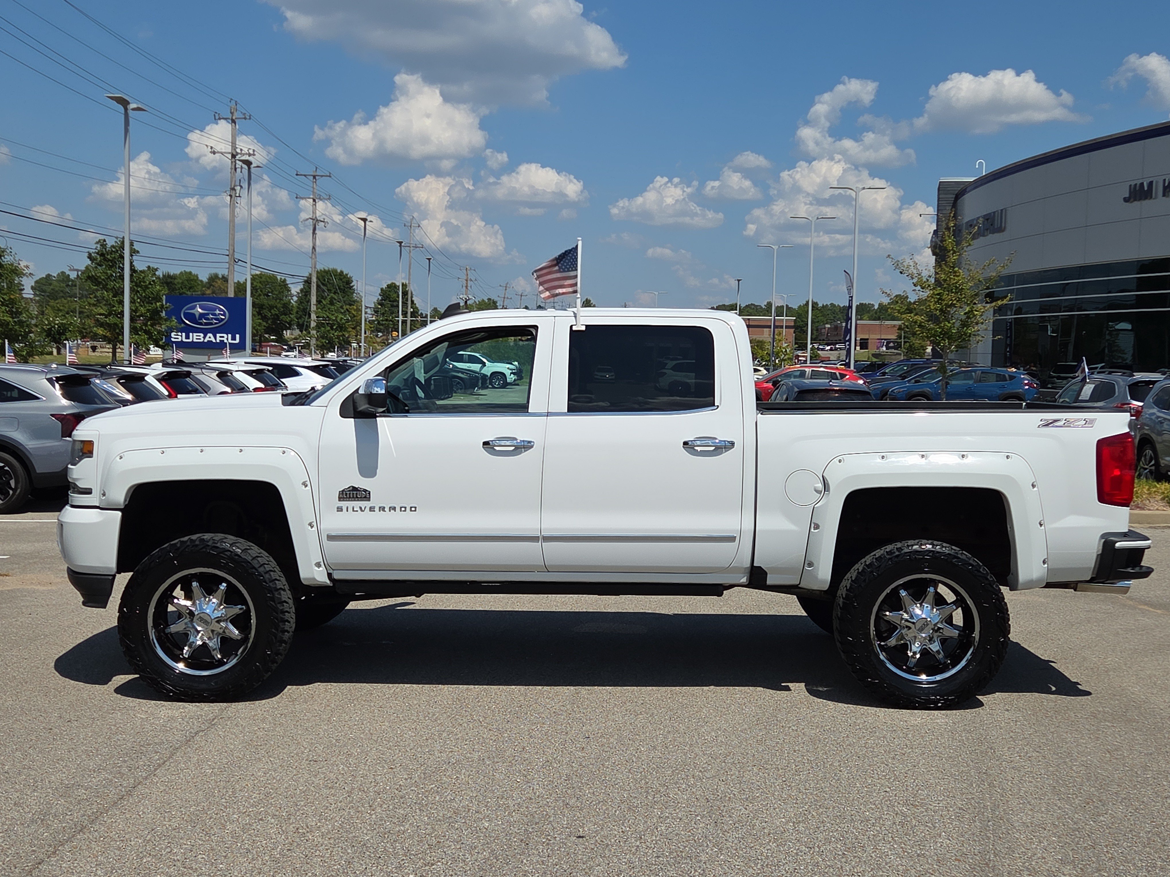 Used 2017 Chevrolet Silverado 1500 LTZ Z71 w/ LTZ Plus Package AWD/4WD image 6