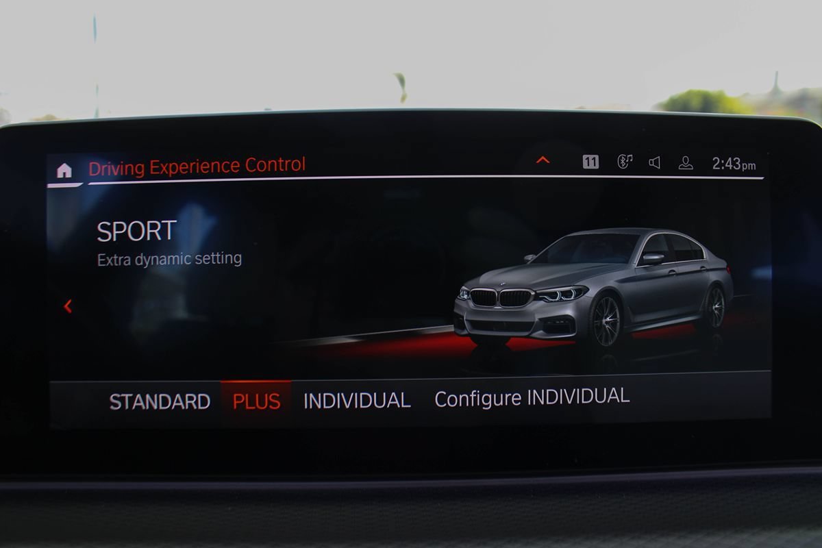Used 2020 BMW M550i xDrive w/ Executive Package AWD/4WD image 32