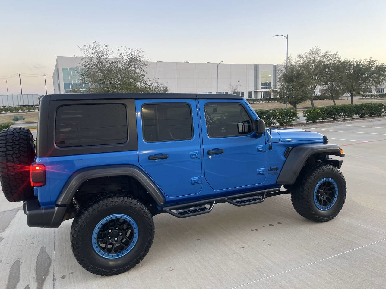 Used 2021 Jeep Wrangler Unlimited Sport AWD/4WD image 28