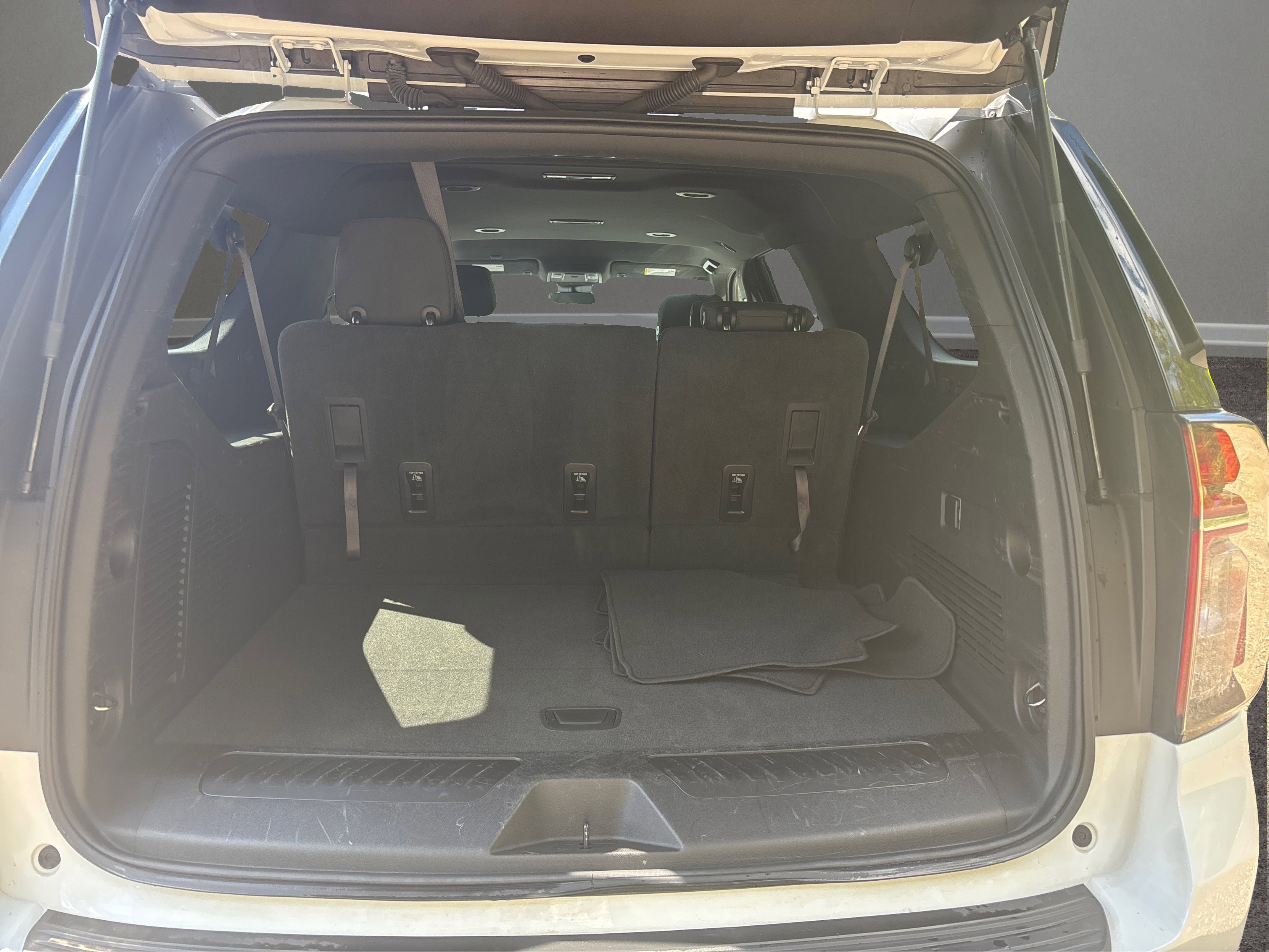 Used 2023 Chevrolet Suburban LS image 15