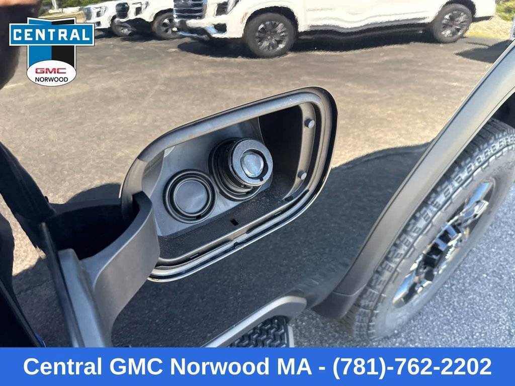 New 2026 GMC Sierra 2500 AT4 w/ AT4 Preferred Package AWD/4WD image 11