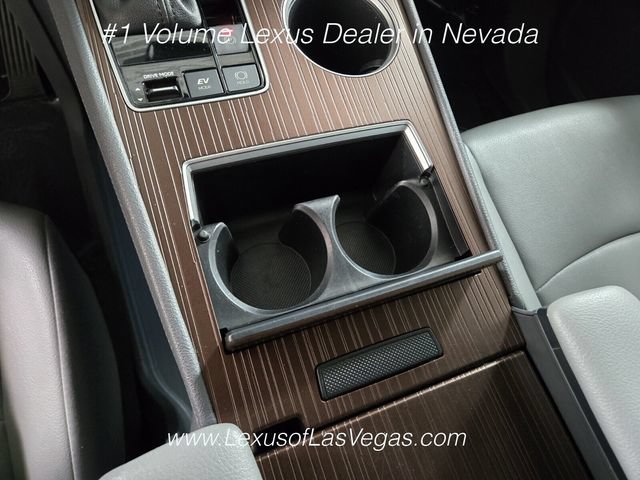 Used 2023 Toyota Sienna XLE FWD image 38