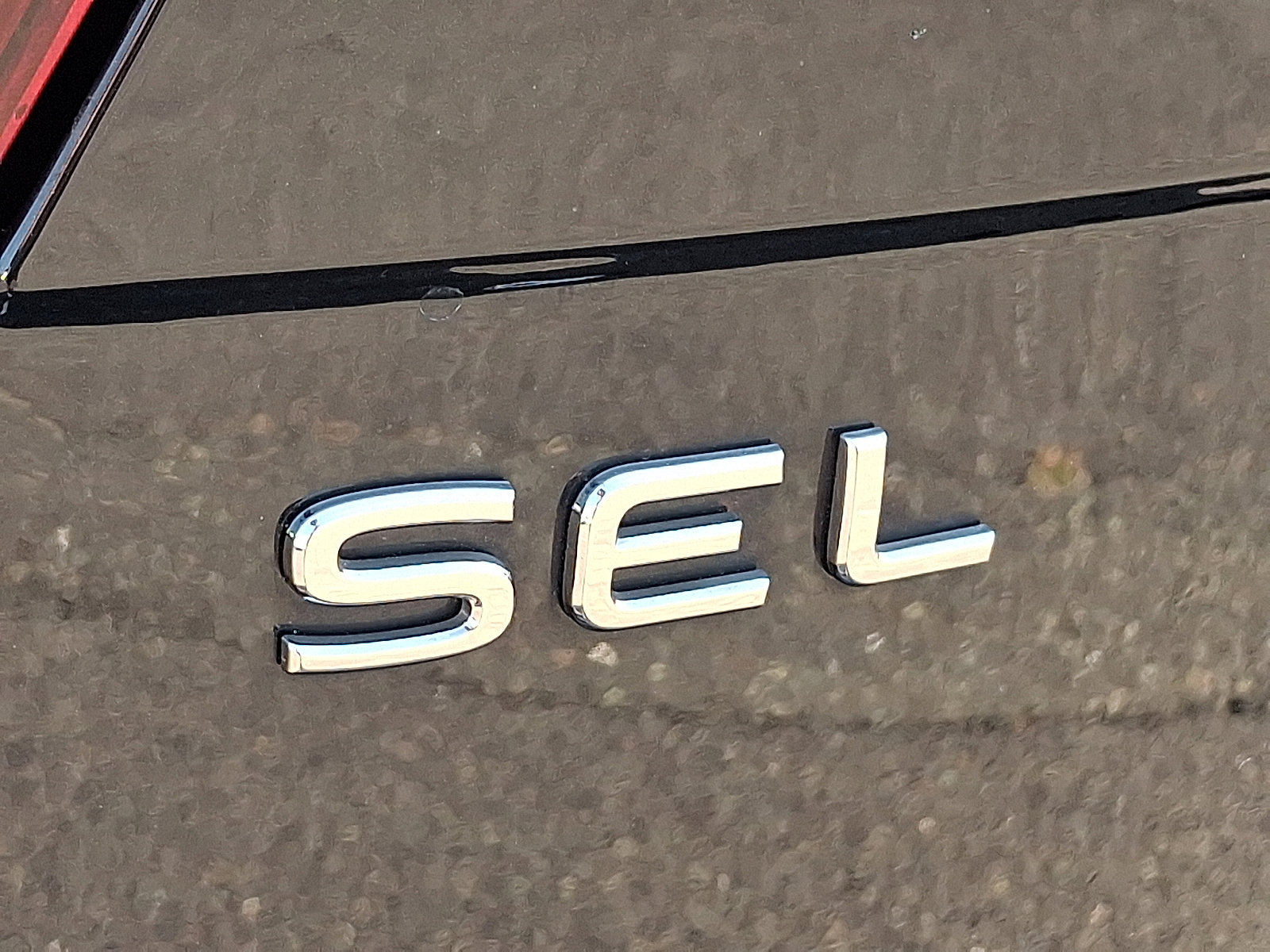 Used 2022 Volkswagen Tiguan SEL R-Line image 31