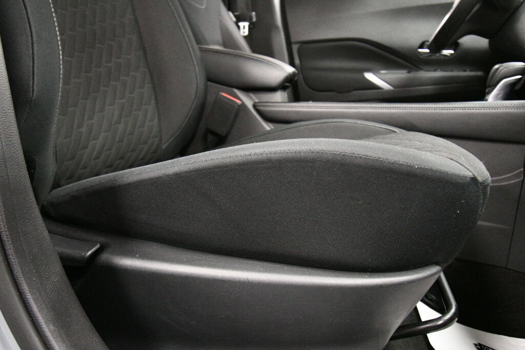 Used 2022 Nissan Kicks SV image 26