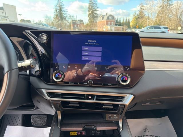 Used 2024 Lexus RX 350h w/ Accessory Package (Z1) image 18